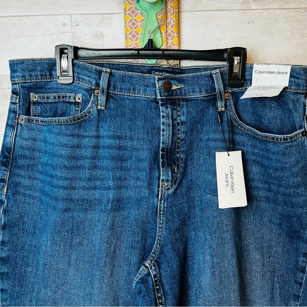 NWT Calvin Klein jeans high rise straight with raw hem - Picture 5 of 5